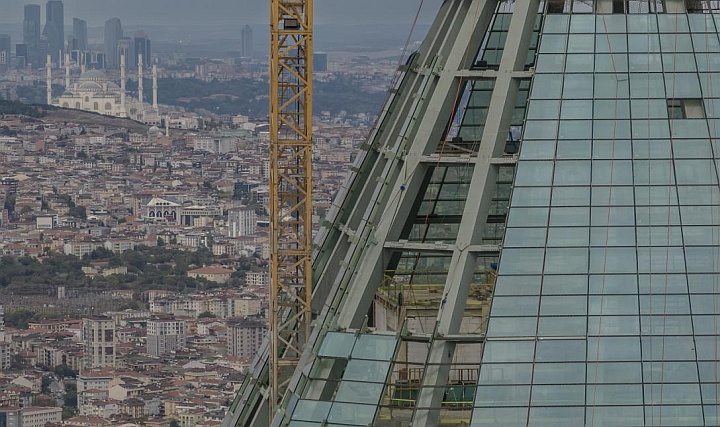Çuhadaroğlu Türkiye'nin En Yüksek Binası Merkez Bankası için Özel Çözümler Sunuyor Çuhadaroğlu Türkiye'nin En Yüksek Binası Merkez Bankası için Özel Çözümler Sunuyor