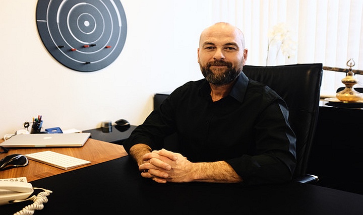 Salim Ünal; "Cephe sistemleri, sürdürülebilirlik, enerji tasarrufu ve emisyon azaltımı açısından aktif bir rol oynayan mühendislik çözümleridir."
