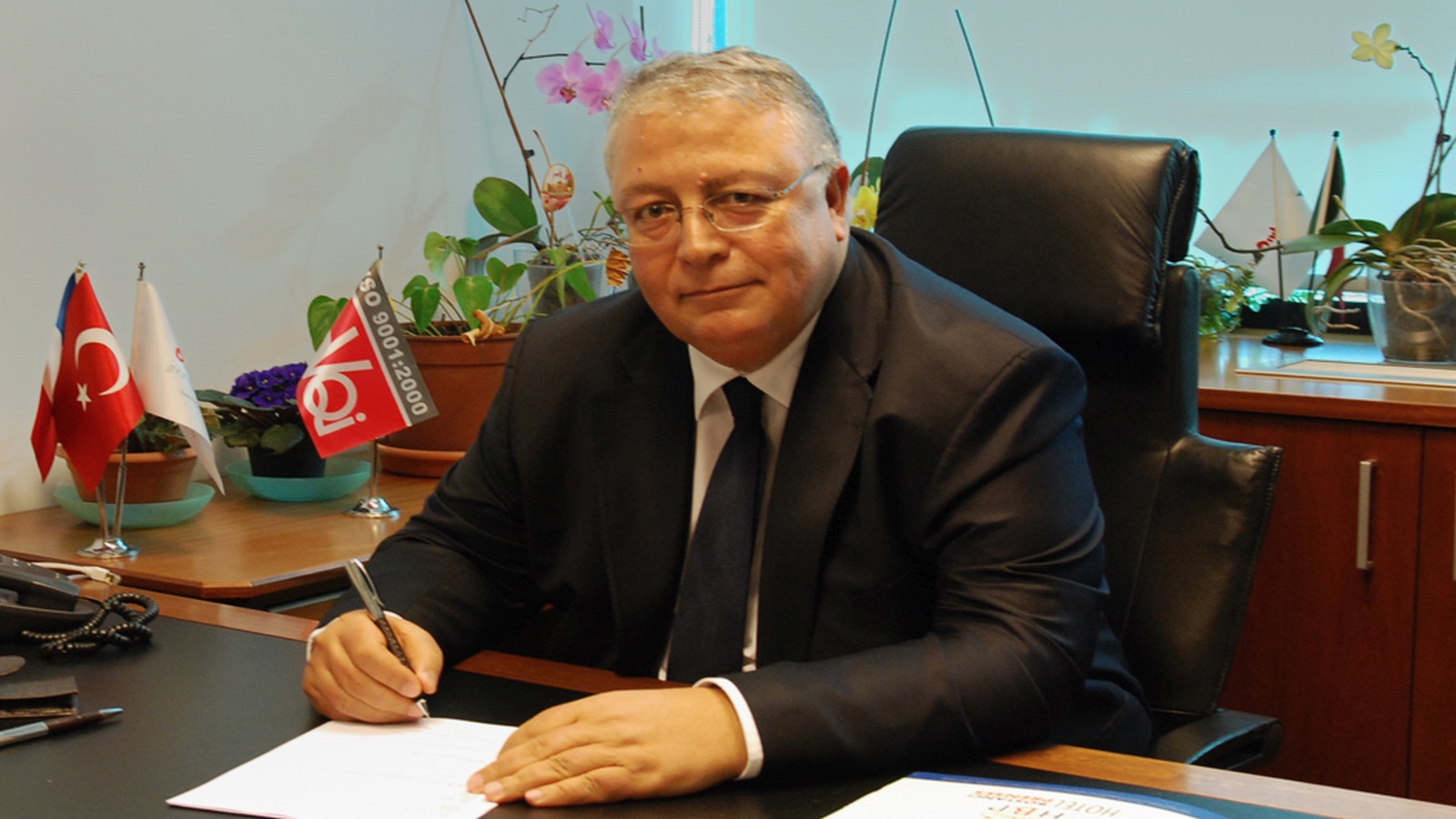 Dr. Atila Gürses; "İklim değişikliğine karşı en somut müdahale alanı: ÇATI VE CEPHELER" Dr. Atila Gürses; "İklim değişikliğine karşı en somut müdahale alanı: ÇATI VE CEPHELER"