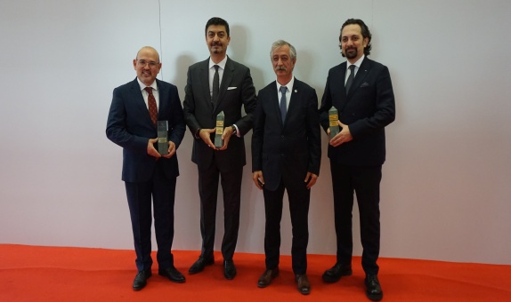 "Yalıtım Sektörü Başarı Ödülleri" ve "Çatı Cephe Malzemeleri Ödülleri" Sahiplerine Teslim Edildi "Yalıtım Sektörü Başarı Ödülleri" ve "Çatı Cephe Malzemeleri Ödülleri" Sahiplerine Teslim Edildi