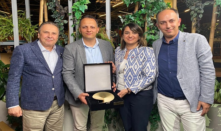 DYO Protherm Light ile Altın Çekül'den Ödülle Döndü