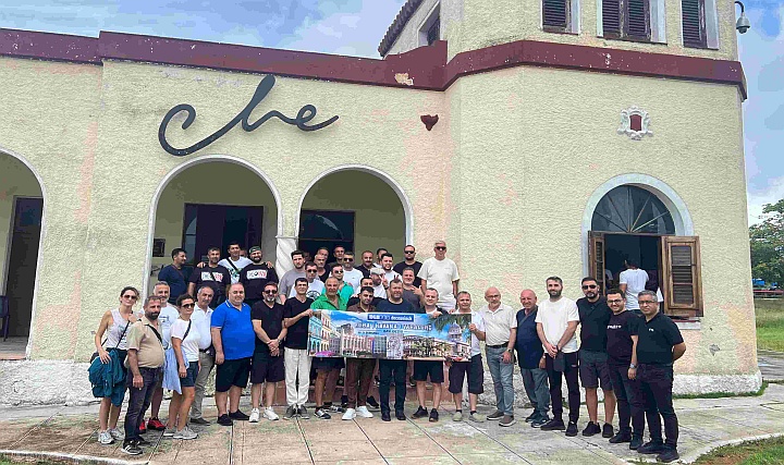 Egepen Deceuninck, Bayilerini Küba'da Ağırladı