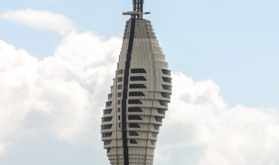 İstanbul TV ve Radyo Kulesi'nin Camları Şişecam'dan