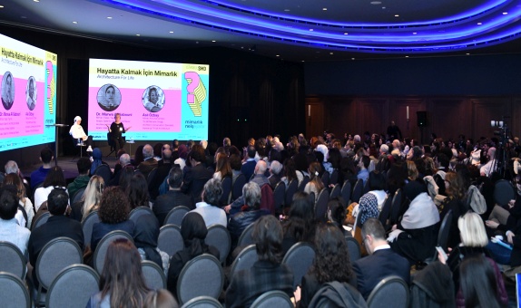 İstanbulSMD, "Mimarlık Ne İşe Yarar?" Konferansını Gerçekleştirdi