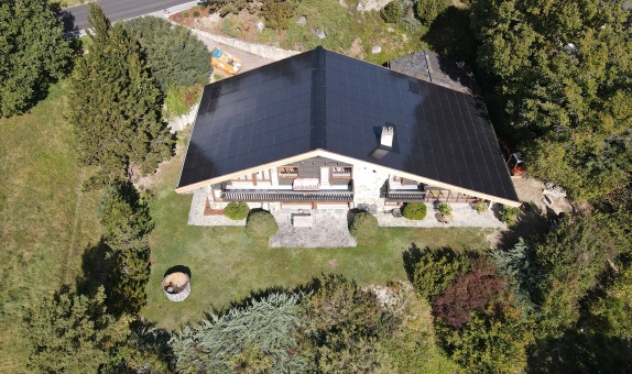 Kar, Dolu ve Rüzgar: Solar Çatılar Hasarı Önleyebilir Kar, Dolu ve Rüzgar: Solar Çatılar Hasarı Önleyebilir