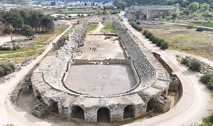 Şişecam 90. Yılında Camın Tarihine Işık Tutuyor