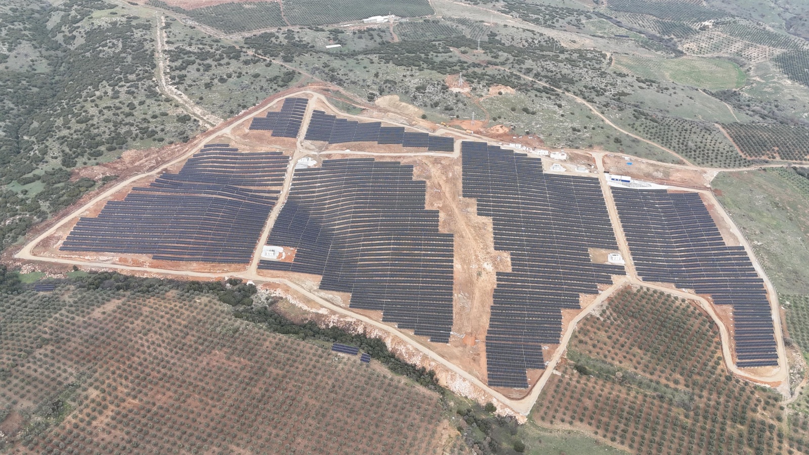 Şişecam'ın enerji dönüşümünde önemli bir adım İş Enerji iş birliği ile tamamlandı