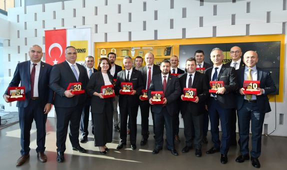 Türk Ytong 56'ncı Yılını Çalışanlarıyla Kutladı Türk Ytong 56'ncı Yılını Çalışanlarıyla Kutladı