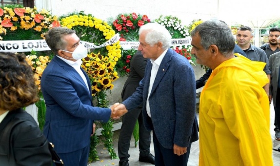 TÜSİAD Başkanı Orhan Turan'ın Annesi Vefat Etti TÜSİAD Başkanı Orhan Turan'ın Annesi Vefat Etti
