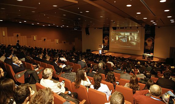 Cam Sempozyumu'nda 'Camın Geleceği' Konuşuldu Cam Sempozyumu'nda 'Camın Geleceği' Konuşuldu