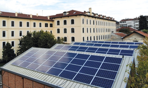 Saint-Joseph Lisesi Çatıda Elektrik Üretiyor Saint-Joseph Lisesi Çatıda Elektrik Üretiyor