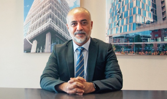 Çuhadaroğlu Alüminyum Genel Müdür Yardımcısı Çetin Gürdal: "65 Yıllık Tecrübe ve Hafızaya Sahibiz" Çuhadaroğlu Alüminyum Genel Müdür Yardımcısı Çetin Gürdal: "65 Yıllık Tecrübe ve Hafızaya Sahibiz"