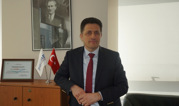 PÜKAD Yönetim Kurulu Başkanı Abdulkadir Ermurat: "Cephe, Bir Bütün Olarak Ele Alınmalı!" PÜKAD Yönetim Kurulu Başkanı Abdulkadir Ermurat: "Cephe, Bir Bütün Olarak Ele Alınmalı!"