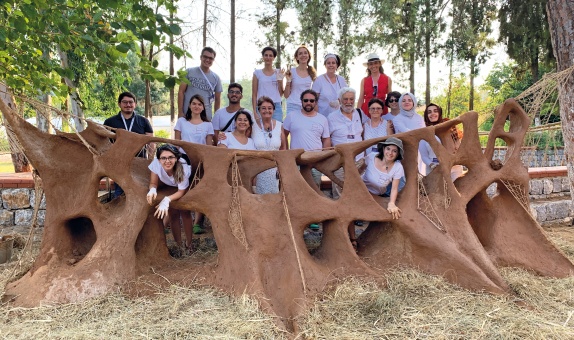 Kerpiç Sempozyumu'nda Türkiye'nin ilk Kerpiç Heykeli Yapıldı