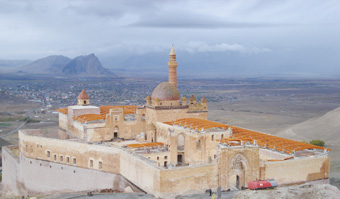 İshak Paşa Sarayı Özel Çatı ile Korunacak