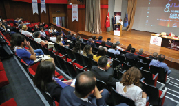 Çatı ve Cephe Sempozyumu Sektör ile Akademi Dünyasını Buluşturdu Çatı ve Cephe Sempozyumu Sektör ile Akademi Dünyasını Buluşturdu