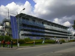 Yapıların Enerji İhtiyacının Fotovoltaik (FV) Bileşenli Cephe Kullanımı ile Azaltılması Yapıların Enerji İhtiyacının Fotovoltaik (FV) Bileşenli Cephe Kullanımı ile Azaltılması